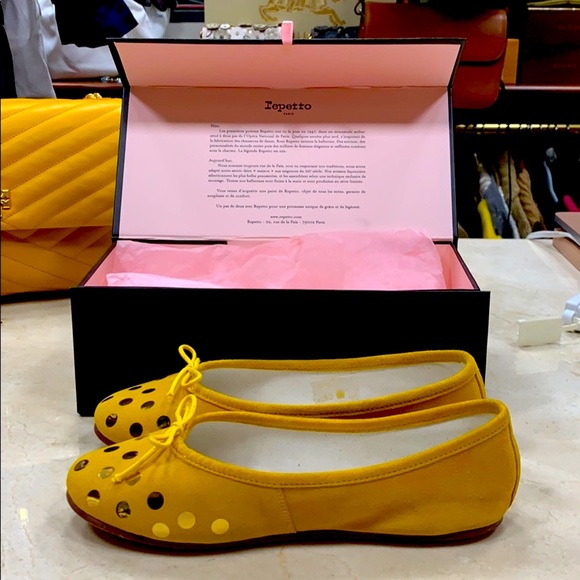 REPETTO JOUET DOTS BALLET FLAT IN YELLOW SUEDE WITH GOLD DOTS RARE SZ US 7 (38) - Picture 3 of 9
